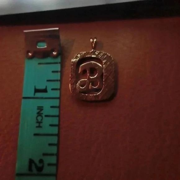 🌹Gold plated letter pendant "B" - Picture 3 of 6